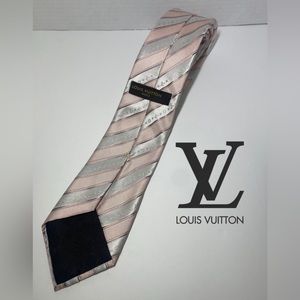 Authentic Louis Vuitton Men’s Pink Silk Neck Tie